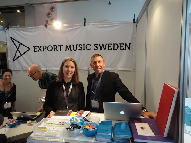 Jesper och Sofia från Export Music Sweden i den svenska montern.