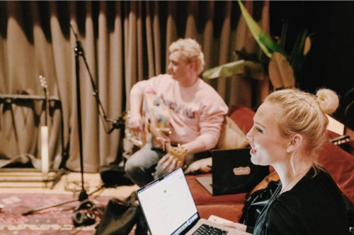 Låtskrivarlägret Her Songs For Him